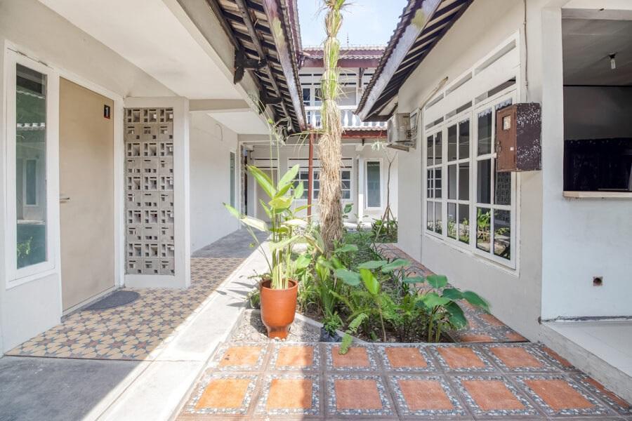 Reddoorz Near Malioboro Tugu Station Jogja Hotel Jogjakarta Buitenkant foto