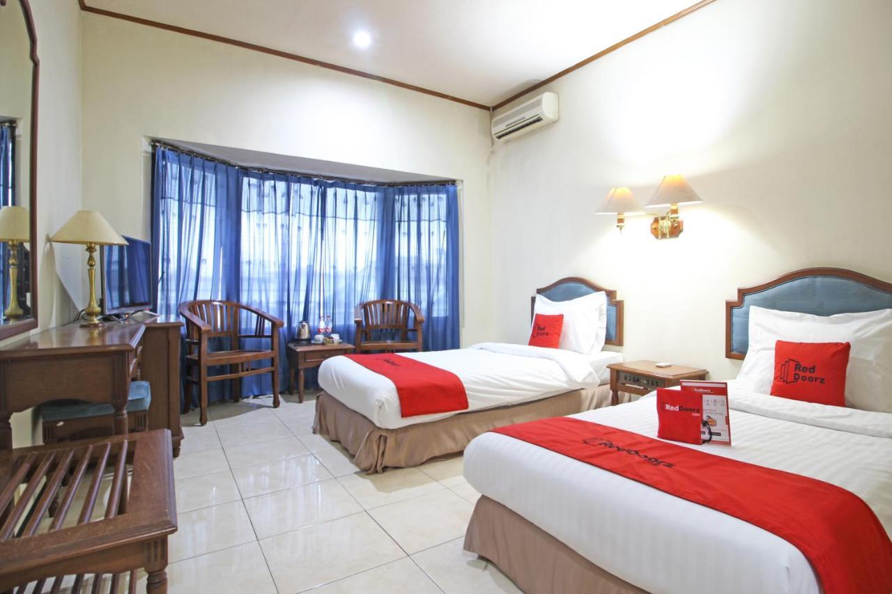 Reddoorz Near Malioboro Tugu Station Jogja Hotel Jogjakarta Buitenkant foto