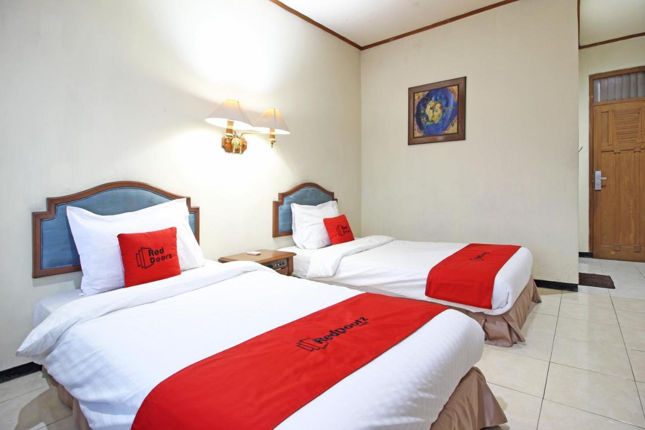 Reddoorz Near Malioboro Tugu Station Jogja Hotel Jogjakarta Buitenkant foto