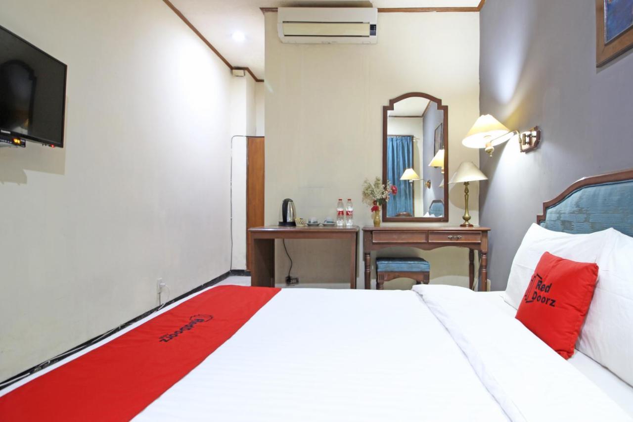 Reddoorz Near Malioboro Tugu Station Jogja Hotel Jogjakarta Buitenkant foto