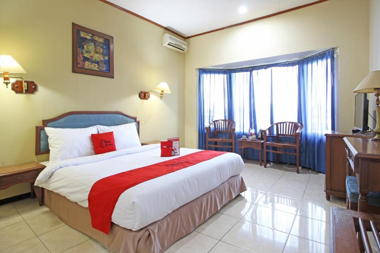 Reddoorz Near Malioboro Tugu Station Jogja Hotel Jogjakarta Buitenkant foto
