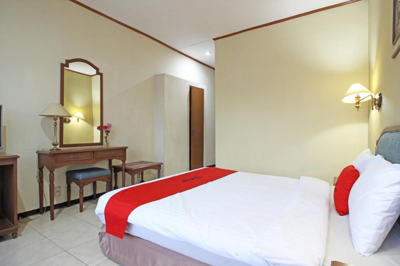 Reddoorz Near Malioboro Tugu Station Jogja Hotel Jogjakarta Buitenkant foto