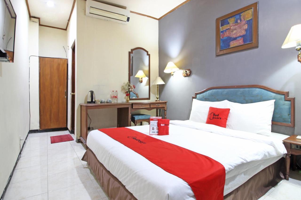 Reddoorz Near Malioboro Tugu Station Jogja Hotel Jogjakarta Buitenkant foto