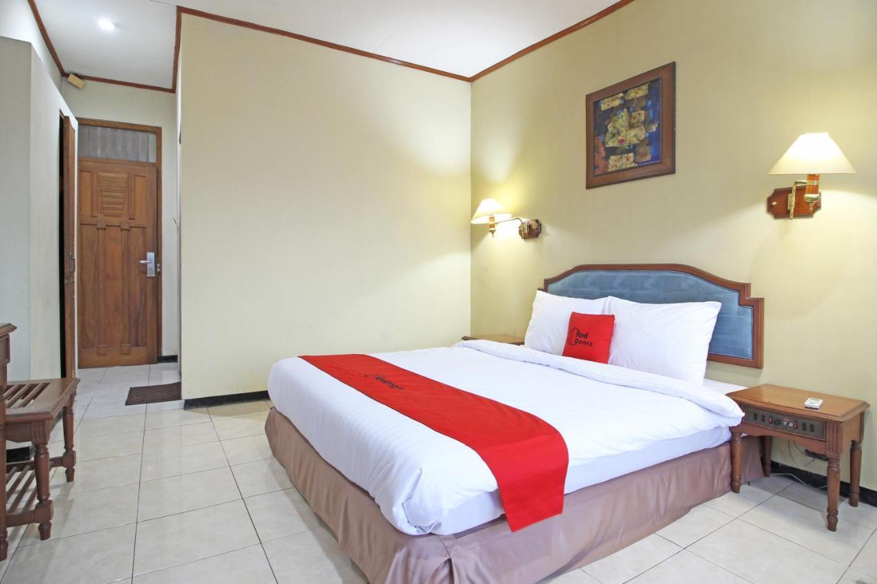 Reddoorz Near Malioboro Tugu Station Jogja Hotel Jogjakarta Buitenkant foto