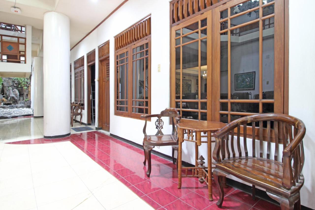 Reddoorz Near Malioboro Tugu Station Jogja Hotel Jogjakarta Buitenkant foto