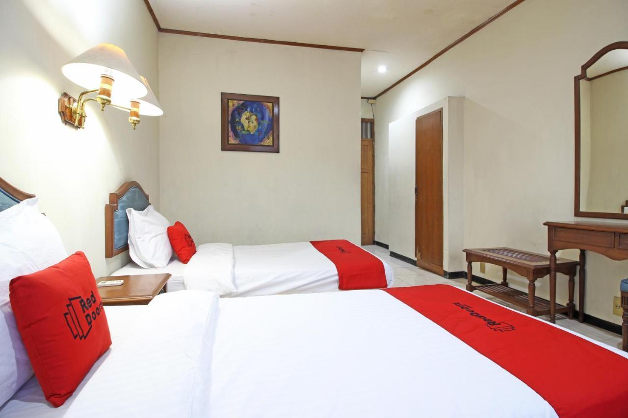 Reddoorz Near Malioboro Tugu Station Jogja Hotel Jogjakarta Buitenkant foto
