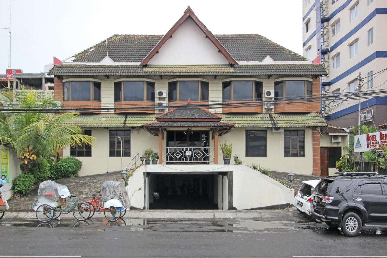 Reddoorz Near Malioboro Tugu Station Jogja Hotel Jogjakarta Buitenkant foto