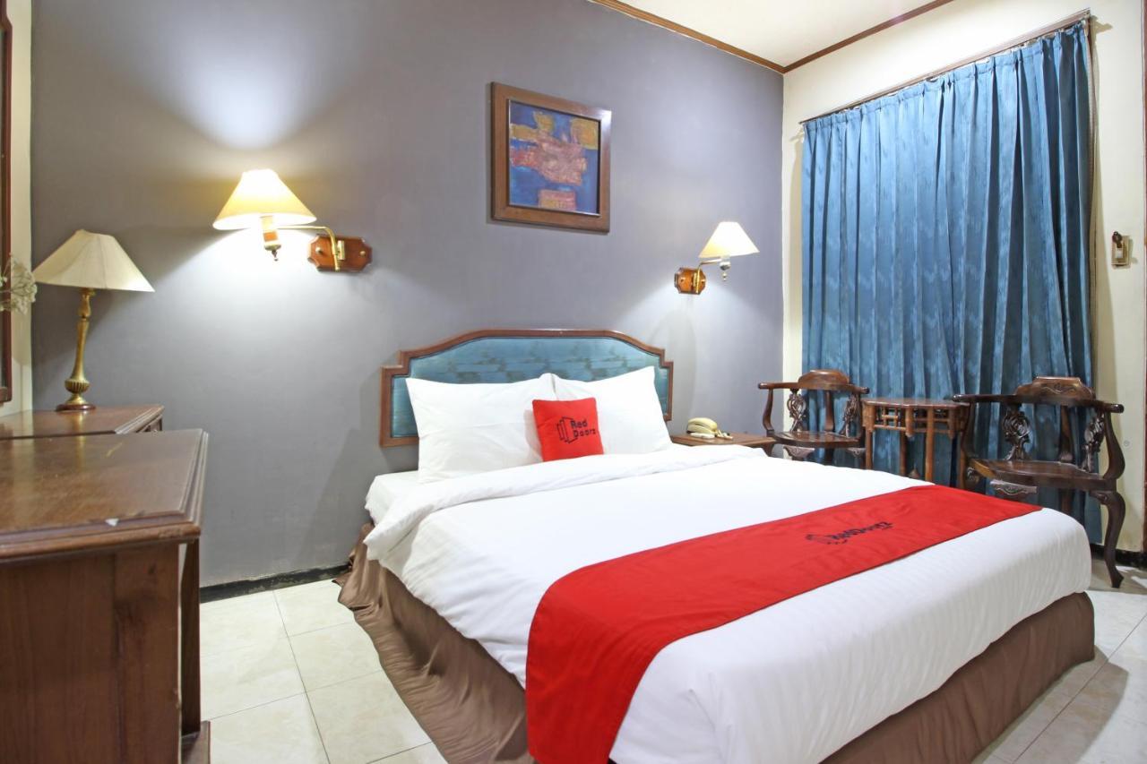Reddoorz Near Malioboro Tugu Station Jogja Hotel Jogjakarta Buitenkant foto