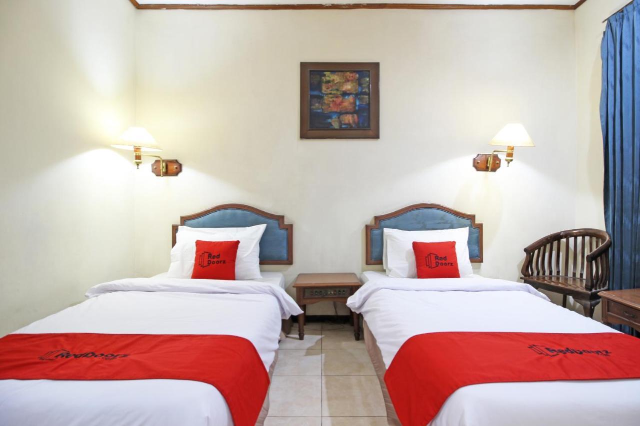 Reddoorz Near Malioboro Tugu Station Jogja Hotel Jogjakarta Buitenkant foto