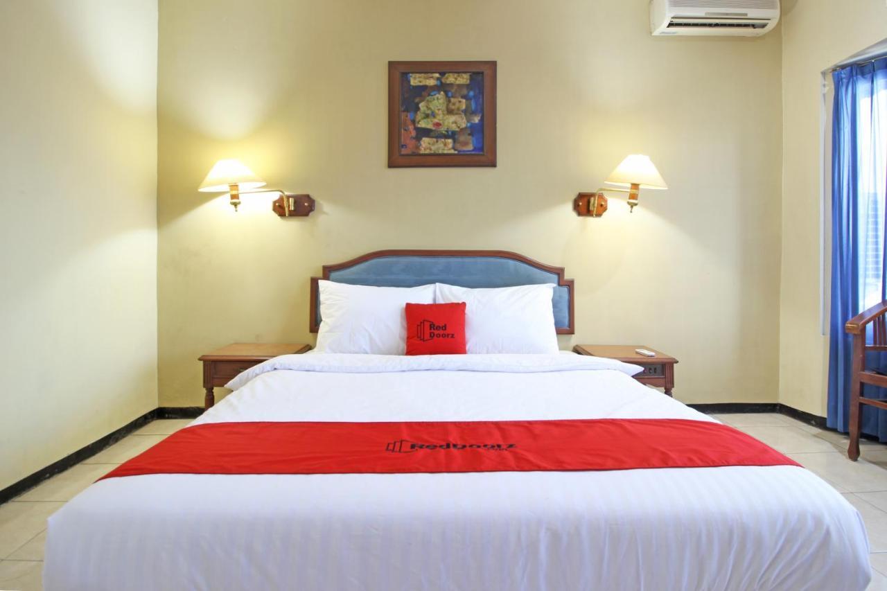 Reddoorz Near Malioboro Tugu Station Jogja Hotel Jogjakarta Buitenkant foto