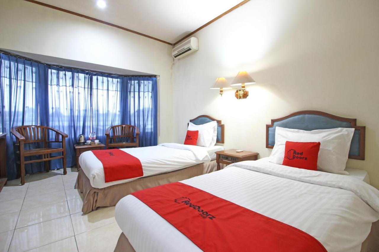 Reddoorz Near Malioboro Tugu Station Jogja Hotel Jogjakarta Buitenkant foto